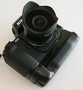 Nikon F100 + MB-15 + おもしろレンズ工房ぎょぎょっと20(20mm F8) + 専用フード TI.HK-1