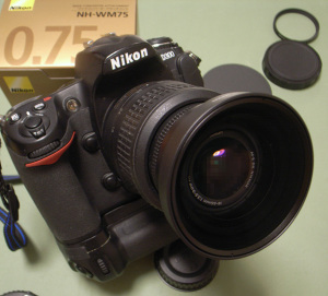 ニコンワイドコンバーターアタッチメントNH-WM75 + AF-S DX NIKKOR 18-55mm F3.5-5.6G VR + Nikon D300 + MB-D10