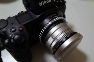 Nikon Z6 + K&F Concept KF-CGZ（コンタックスGマウントレンズ → ニコンZマウント変換） + Kenko 46mm→55mmのステップアップフィルター + Amazonベーシック カメラ用レンズフィルター UV保護 52mm CF26-N-52 から外したフィルター押さえ枠を入れたMarumiの55→52ステップダウンリング + シグマ光機球面平凸レンズ / SLB-50-1500PM（可視光域マルチコーティング） + Kenko 52mm→55mmステップアップリングリング + CONTAX GK-54かぶせ式キャップ：Ricoh GR、18.3mm(35mm版28mm相当)、F2.8開放、1/50秒、プログラムAE、ISO-AUTO(ISO 250)、AWB、画像設定：スタンダード、スポットAF中央1点 
