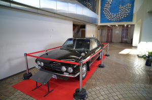 【写真6】水戸のいすゞ 117クーペ(2025年12月):Nikon Z6、Voigtlander COLOR-SKOPAR 21mm F4 P、F11、絞り優先AE、電子シャッター1/20秒、ISO-AUTO(ISO 450)、AWB(5100K)、ピクチャーコントロール:ポートレート、マルチパターン測光、 マニュアルフォーカス(MF)、手ぶれ補正ON(ノーマル)、高感度ノイズ低減:標準、手持ち撮影、Rayqual LM-NZマウントアダプター、Kenko PRO1D plus プロテクター(W)フィルター、専用フード 【写真6】水戸のいすゞ 117クーペ(2025年12月):Nikon Z6、Voigtlander COLOR-SKOPAR 21mm F4 P、F11、絞り優先AE、電子シャッター1/20秒、ISO-AUTO(ISO 450)、AWB(5100K)、ピクチャーコントロール:ポートレート、マルチパターン測光、 マニュアルフォーカス(MF)、手ぶれ補正ON(ノーマル)、高感度ノイズ低減:標準、手持ち撮影、Rayqual LM-NZマウントアダプター、Kenko PRO1D plus プロテクター(W)フィルター、専用フード